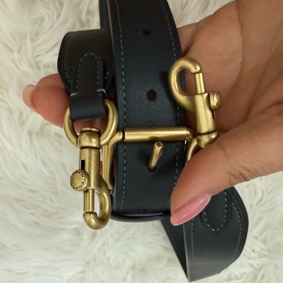 Coach green and Gold Leather strap - Picture 4 of 9